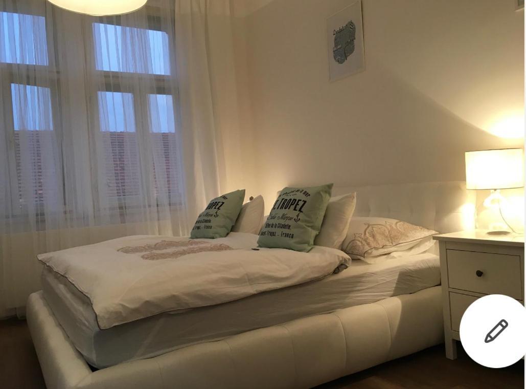 Romantic Apartment Petra - Free Parking Friday-Sunday Prag Exterior foto