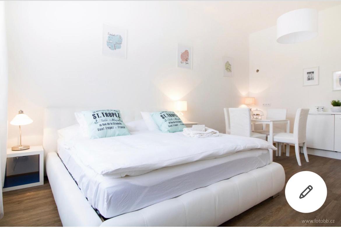 Romantic Apartment Petra - Free Parking Friday-Sunday Prag Exterior foto